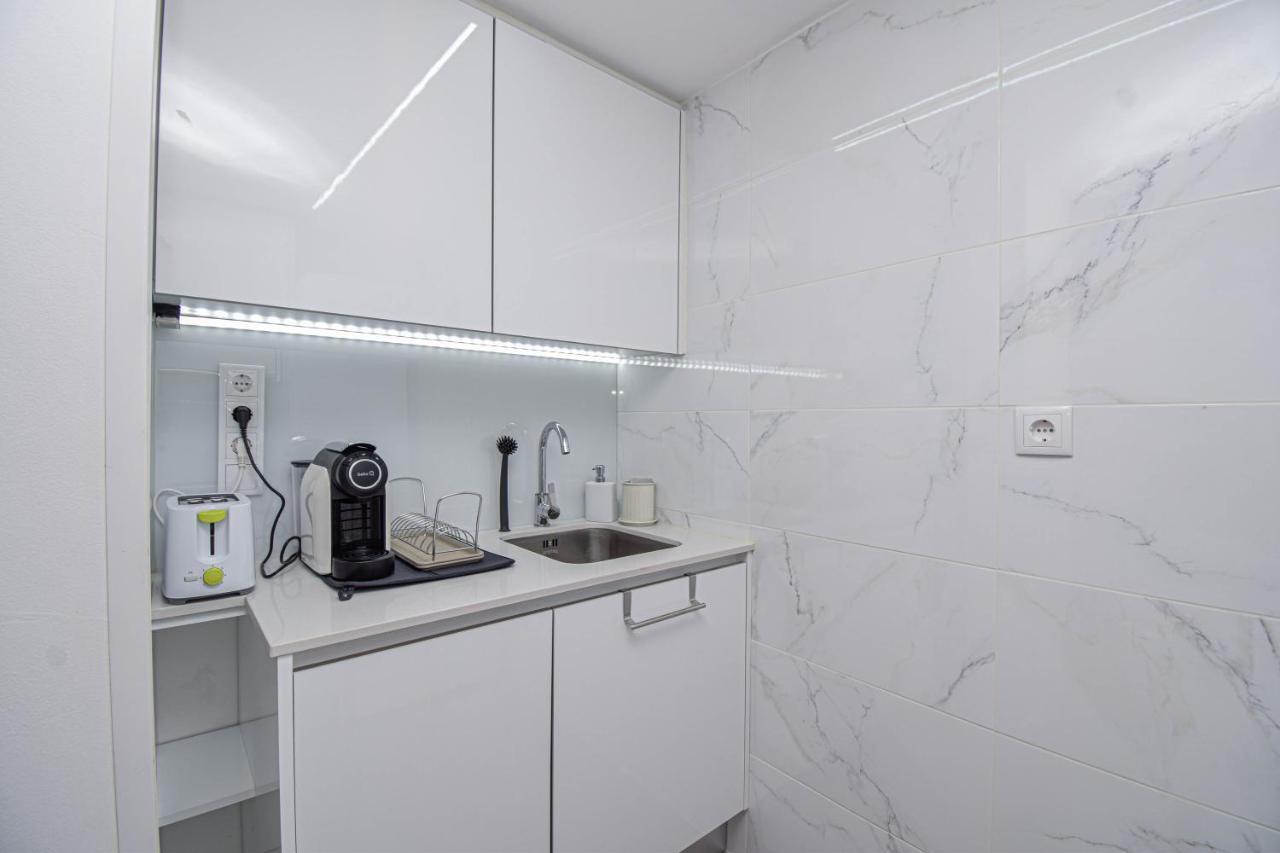Apartment Stylish One Bedroom With Swimming Pool